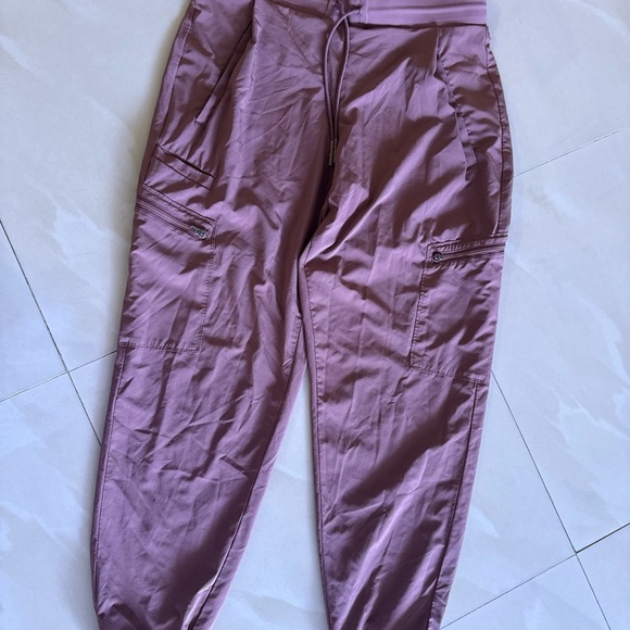 Athleta Venture Jogger Cargo Pant in Hearth Rose Size 8 - Picture 10 of 16